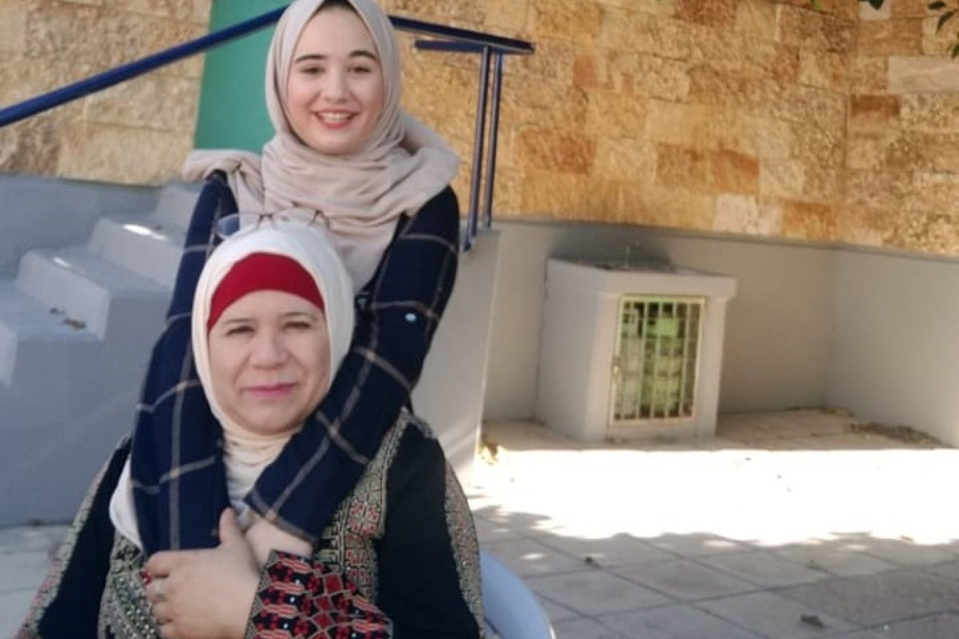 قلوب محبة: رحلة ماما فاطمة الرائعة